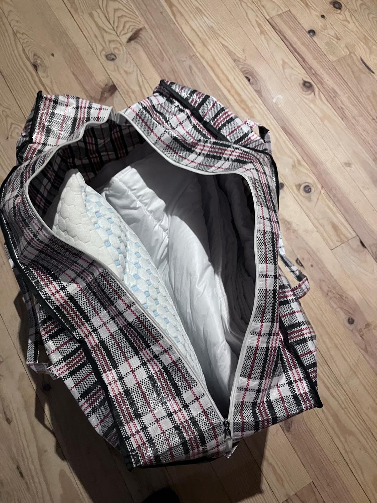 Sac de literie avec protège-matelas, oreiller et couette